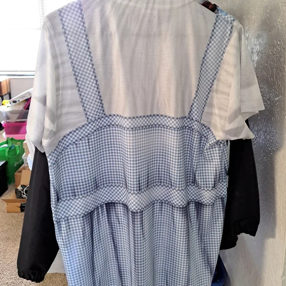 NWT Wizard Of Oz Dorothy T-shirt Costume - Picture 3 of 7